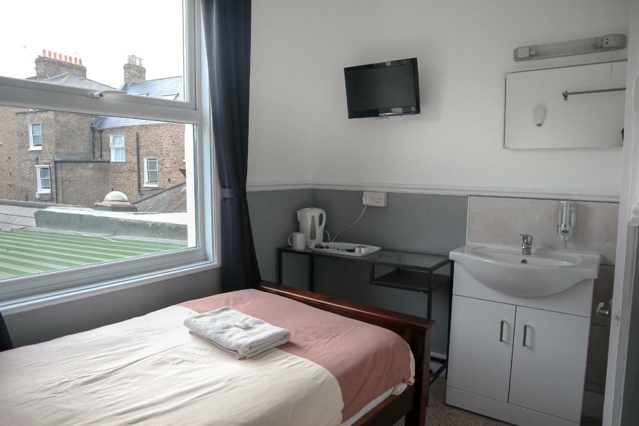 Hotel 261 Londen Buitenkant foto