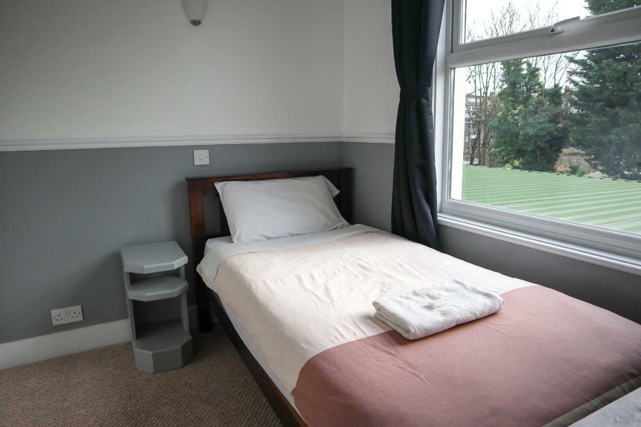 Hotel 261 Londen Buitenkant foto