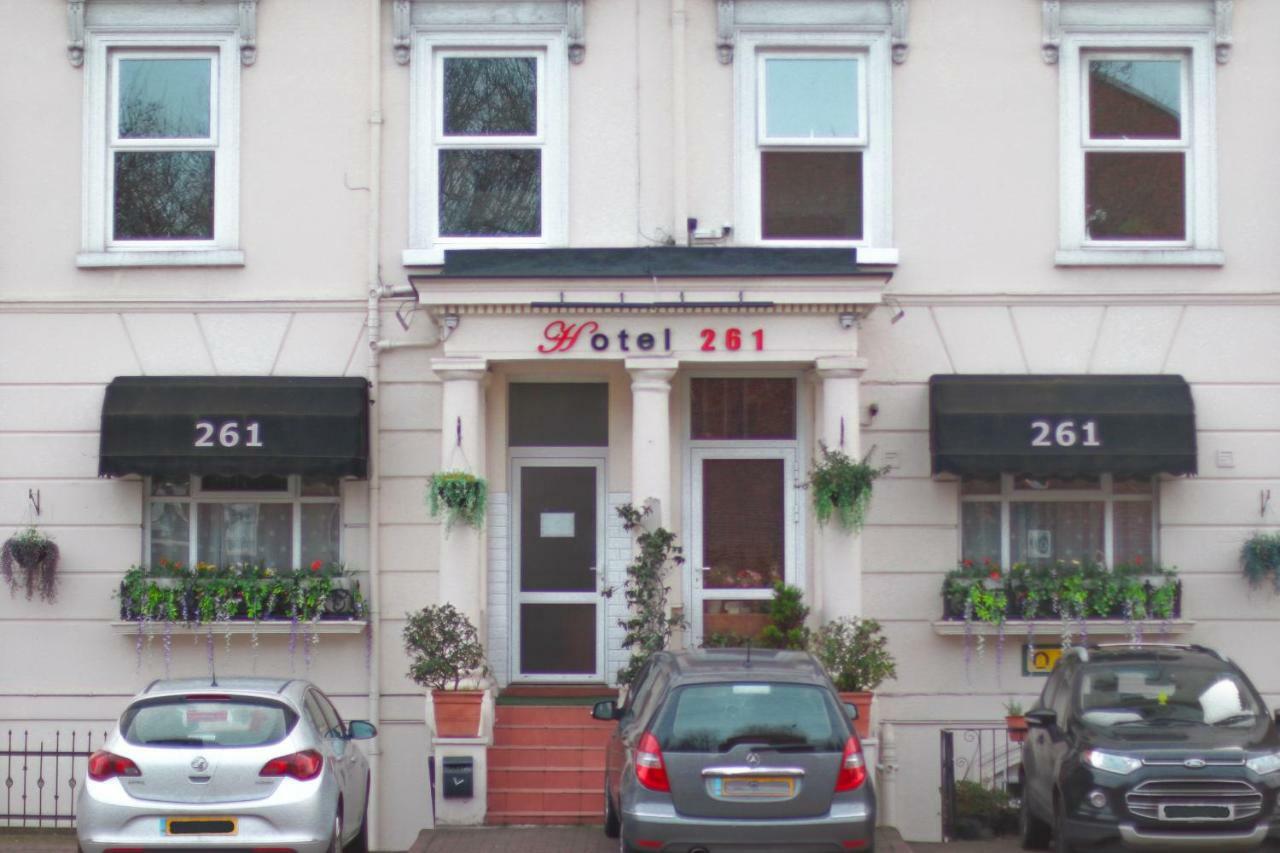 Hotel 261 Londen Buitenkant foto